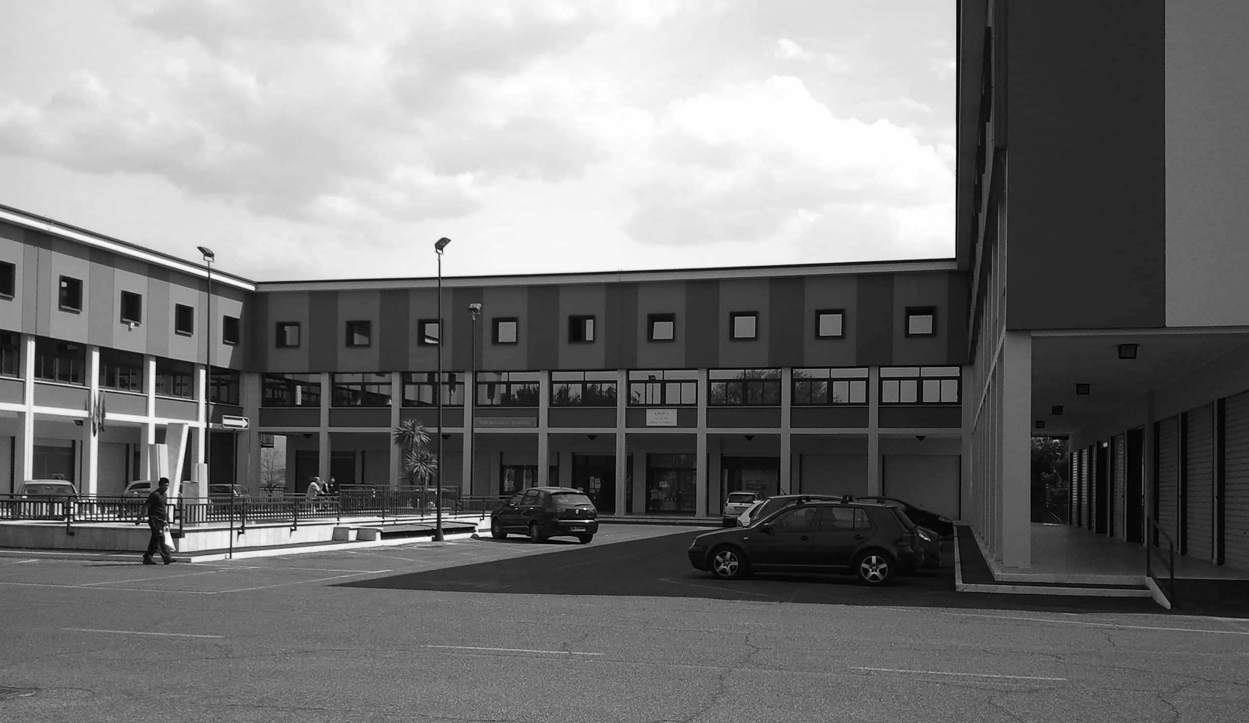 10 - Edificio polifunzionale “La Triade” a via Longarina, Guidonia Montecelio (RM) - Vista esterna
