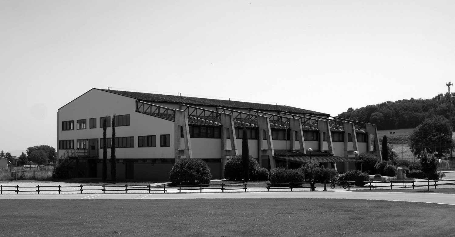 14 - Palazzetto dello Sport, Sarteano (SI) - Vista esterna nord-ovest