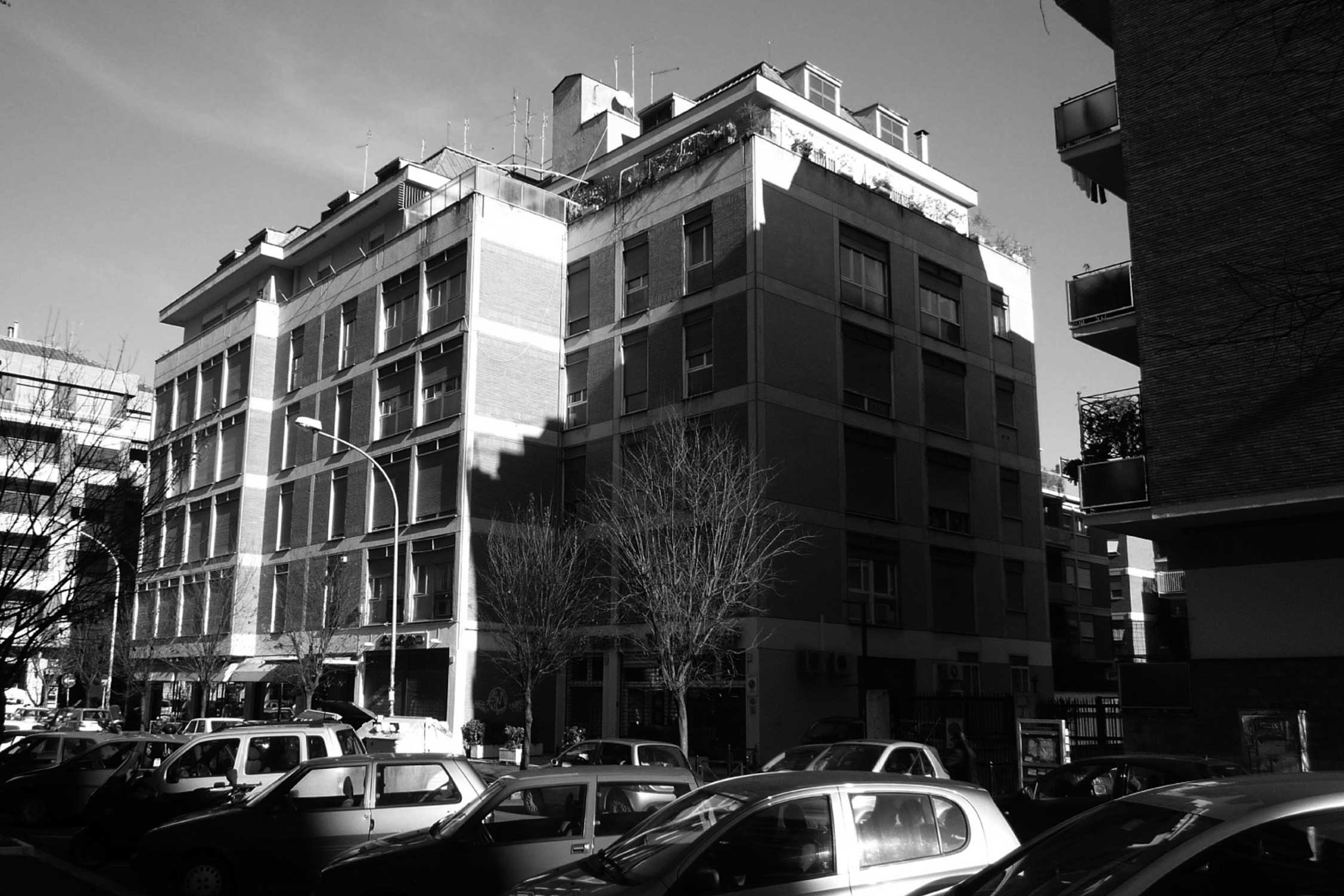 1 - Edificio per uffici e abitazioni in via GiacomoTrevis, Roma; con G. De Fiore - Vista esterna
