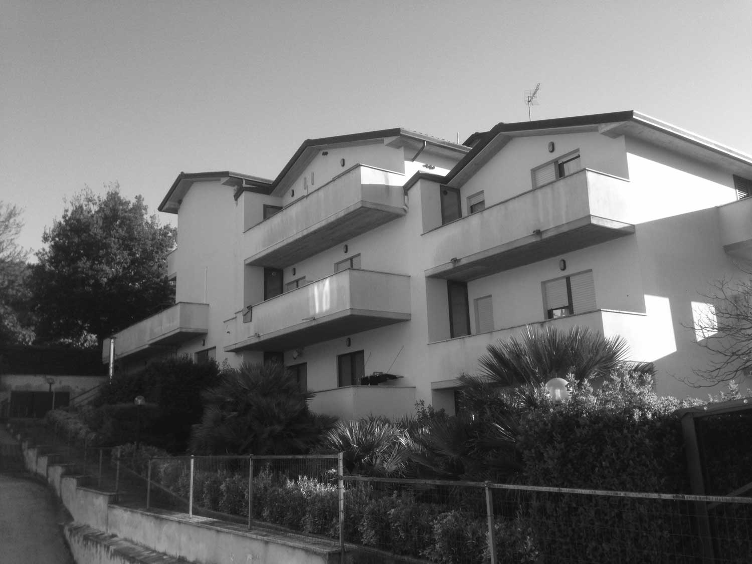 20 - Edificio per abitazioni e negozi in loc. S. Giovanni, Spoleto (PG) - Vista esterna