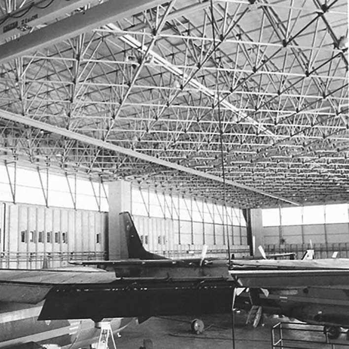 23 - Hangar per ricovero veicoli Boeing 707 e Lock heed C-130J negli aeroporti dell’Aeronautica Militare di Pratica di Mare (RM) e Pisa - Vista interna