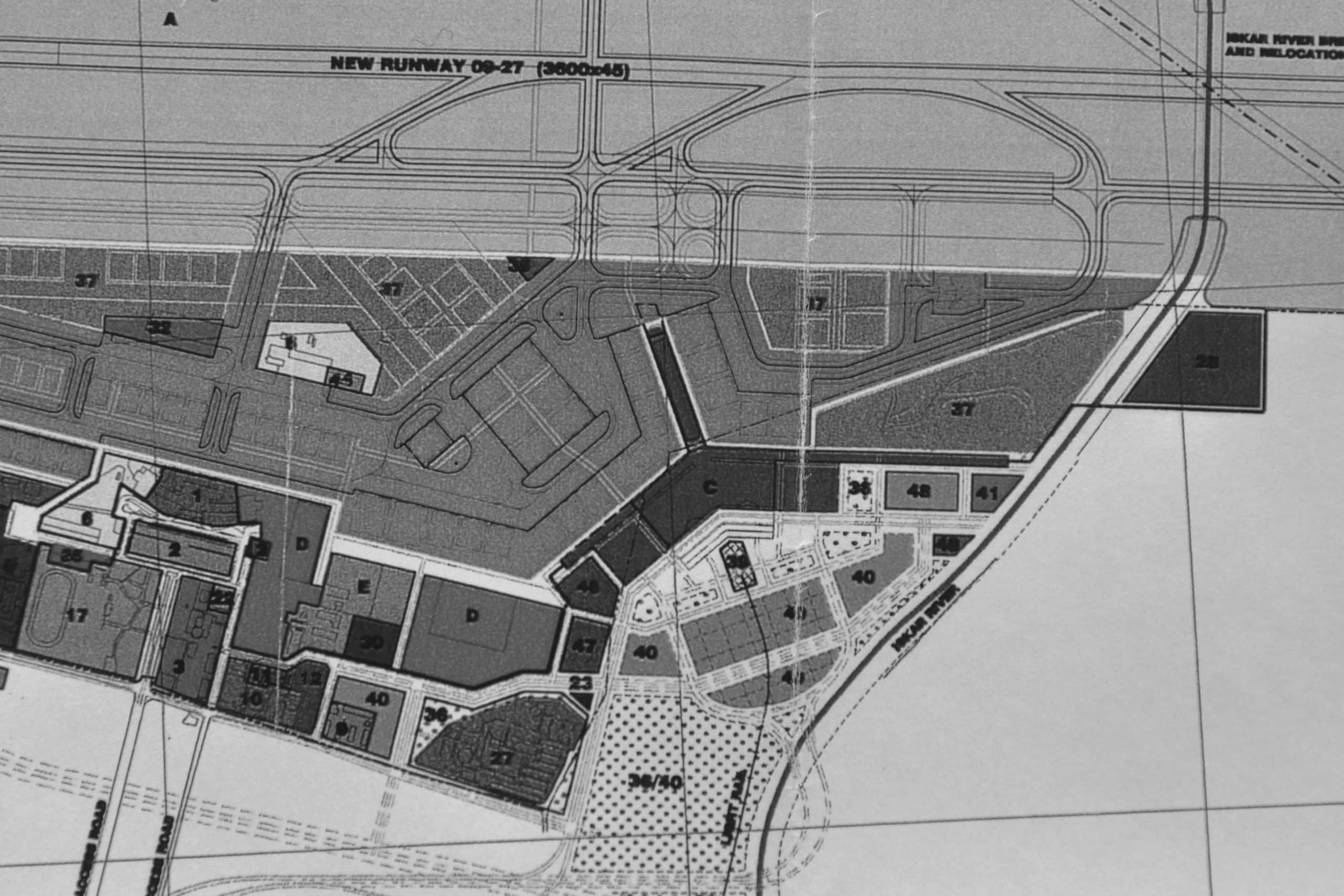 24 - Piano di sviluppo con schema della nuova aerostazione, Aeroporto di Sofia; con ADR Engineering. Gara di appalto - Planimetria generale con zonizzazione