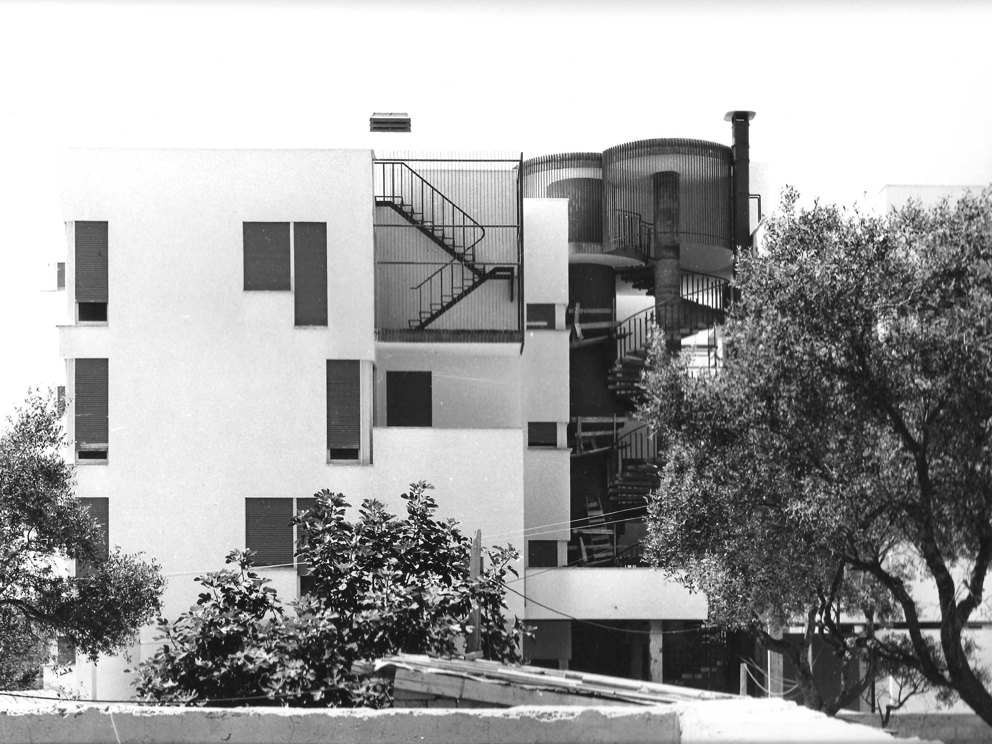 2 - Edificio per abitazioni in Civitavecchia (RM), per Impr. Fratelli Tito; in collaborazione - Vista esternadettaglio