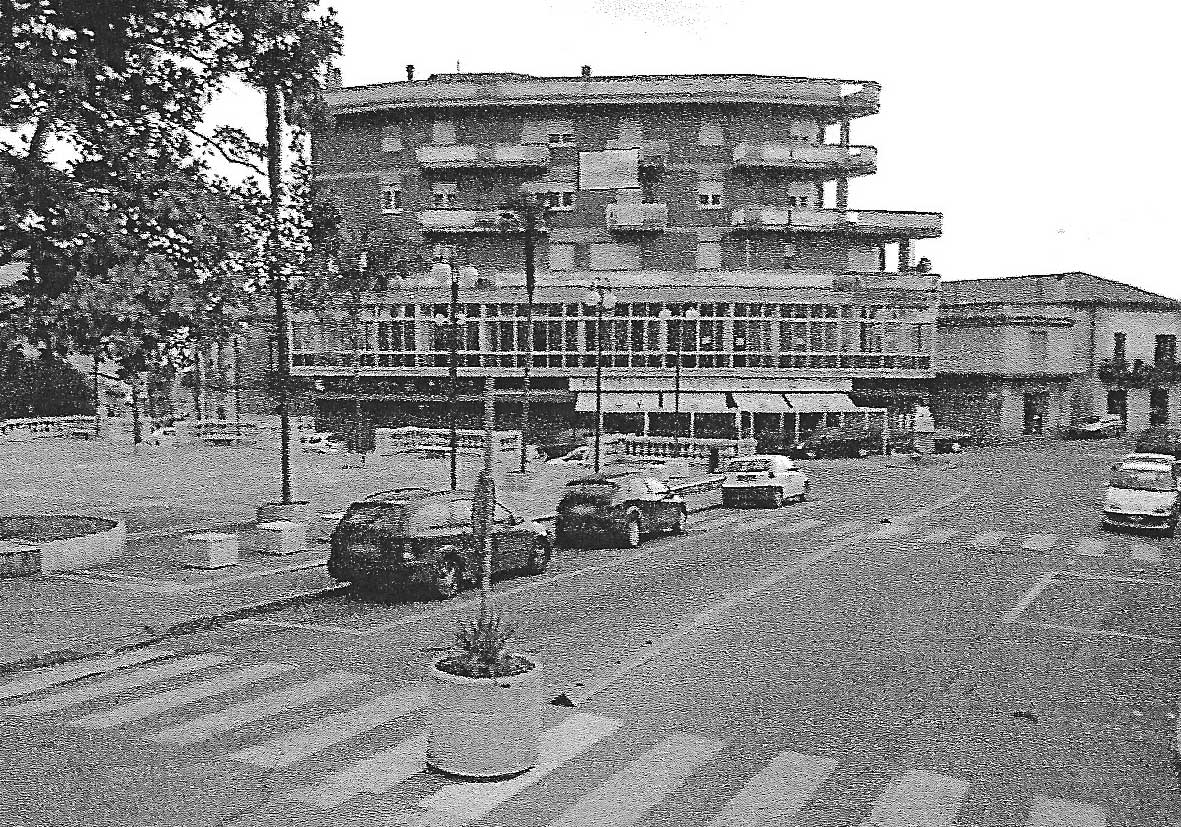 2 - Edificio multipiano, arredo e opere esterne in piazza Italia, Taurianova (RC) - Vista esterna