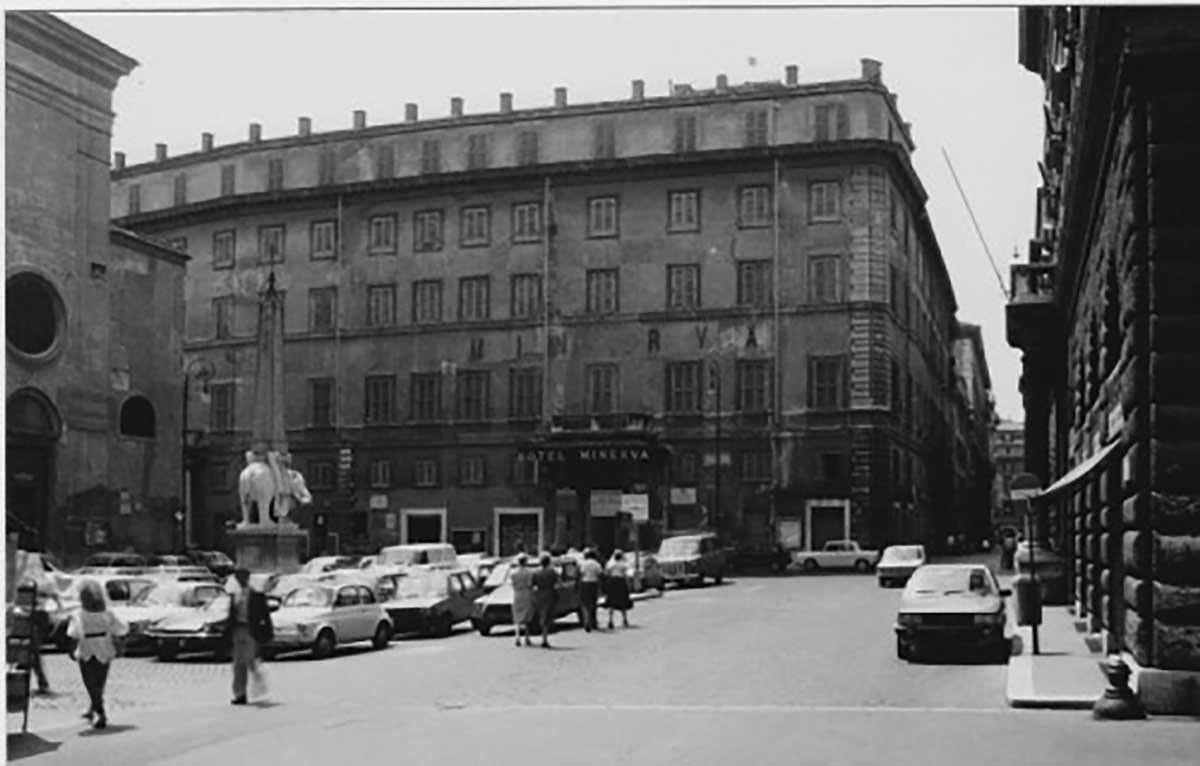 24 - Ristrutturazione dell’Hotel Minerva, Roma; con C. Bigi, F. De Trovato e M. Stara - Vista esterna