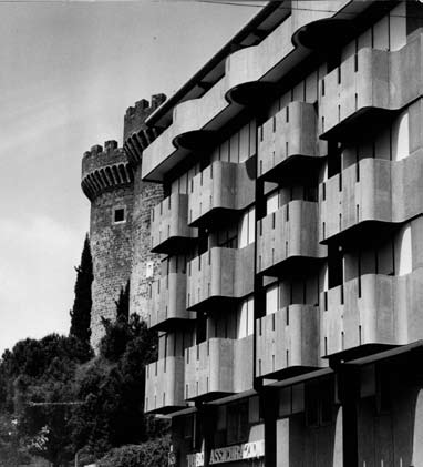 1 - Edificio multiuso attiguo alla Rocca Pia, Tivoli ( RM) - vista esterna d’insieme