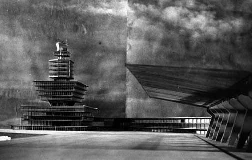 1 - Progetto del nuovo Aeroporto Leonardo da Vinci a Fiumicino (RM). Concorso (con C. Ligini, U. Luccichenti, A. Nervi, P.L. Nervi, D. Ortensi, A. Vaccaro) - foto del plastico
