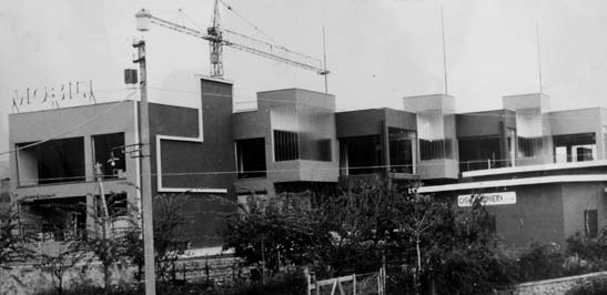 20 - Industria mobili ed edificio esposizioni a Tivoli (RM) - vista esterna.