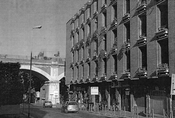 3 - Edificio per abitazioni via Aurelia, Roma -vista esterna