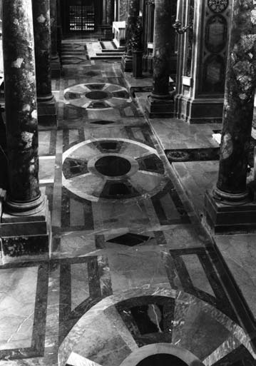 4 - Nuovo pavimento e balaustre della chiesa di S. Rocco all’Augusteo, Roma - vista interna