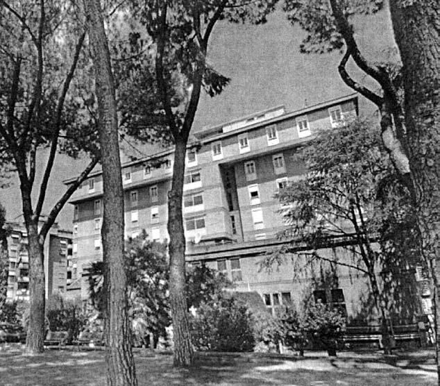 7 - Residenza universitaria Lamaro-Pozzani in via G. Saredo, Roma - viste esterne d’insieme