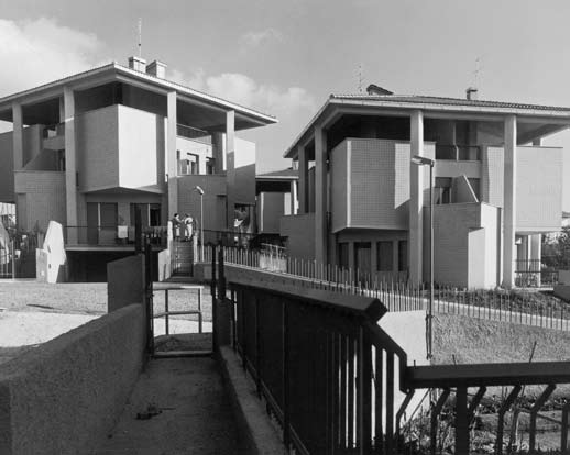 8 - Complesso residenziale ad Ariccia (RM), per la coop. La Conca D’Oro - vista esterna