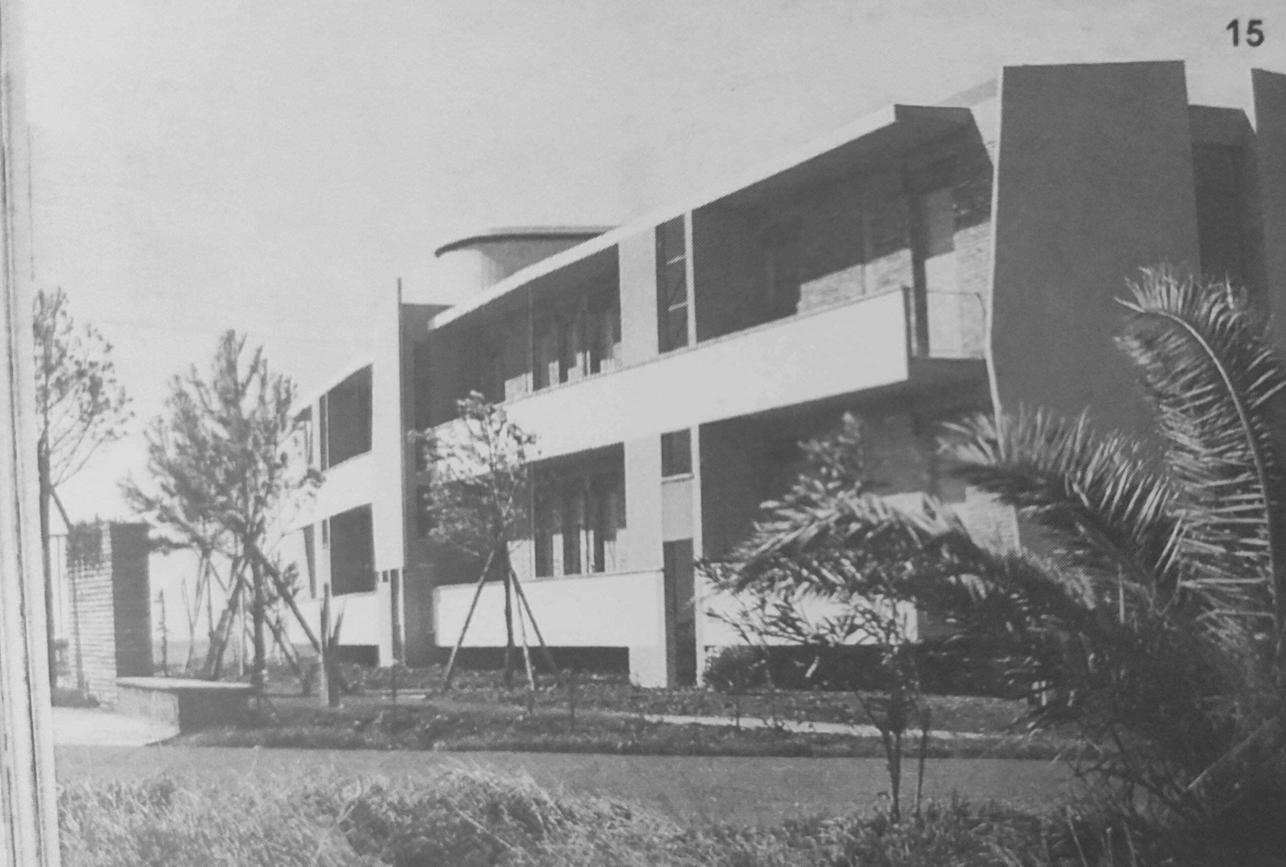 15 - Edificio per vacanze a Capo Linaro, S.Marinella, 1958 - vista del fronte mare