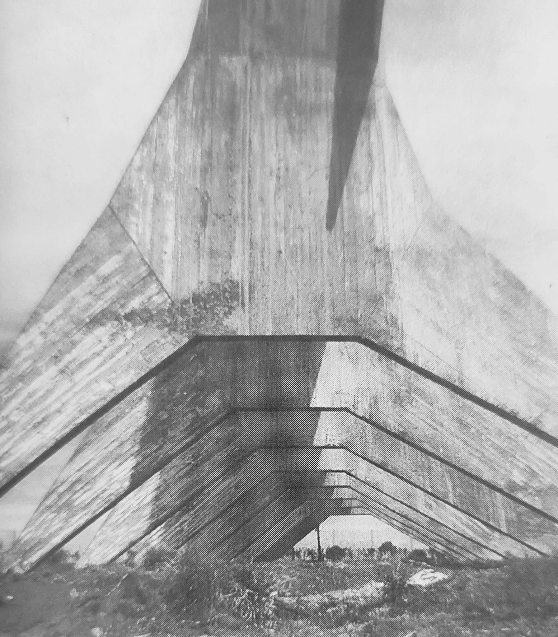 18 - Metro Drive-in Cinema a Casal Palocco, Roma, 1957- vista dei sostegni dello schermo