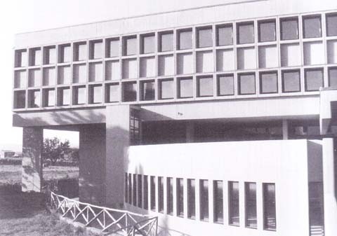 14 - Istituto Tecnico Chimico e Minerario, Massa Marittima (GR), 1985 ( in collab.)