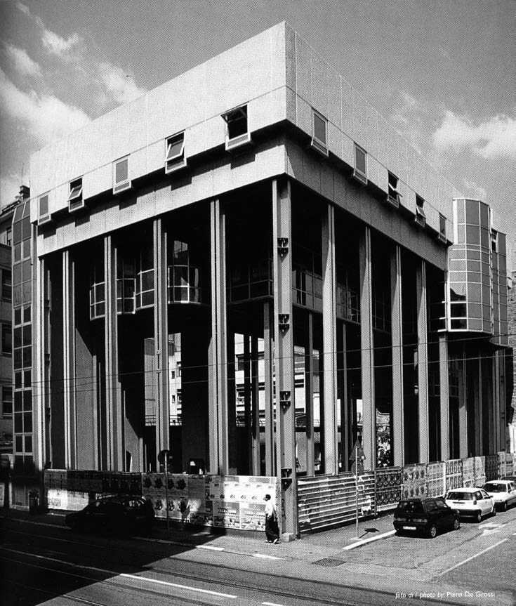 19. Ampliamento dell’Istituto di
Neuropsichiatria infantile dell’Università degli Studi “La Sapienza” di Roma, C. Conforto, G. De Giorgi, A. Muntoni e M. Pazzaglini, 1980-2000 - Vista esterna da via dei Piceni