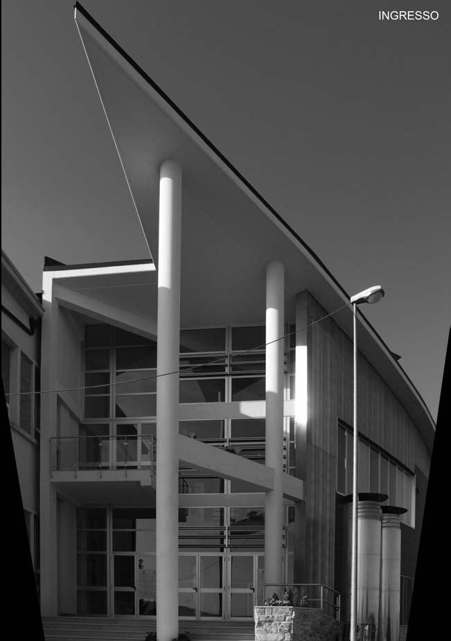 35. Sala polifunzionale e complesso scolastico di San Pardo a Pietramontecorvino (FG),
G. De Giorgi, A. Muntoni e M. Pazzaglini, 2006-13 - Vista esterna sull’ingresso