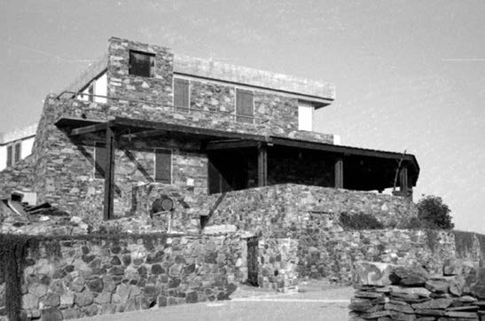 15. Condomini del Gabbiano Reale e dei Mirti a Stintino (SS), 1981 – Vista esterna del prospetto