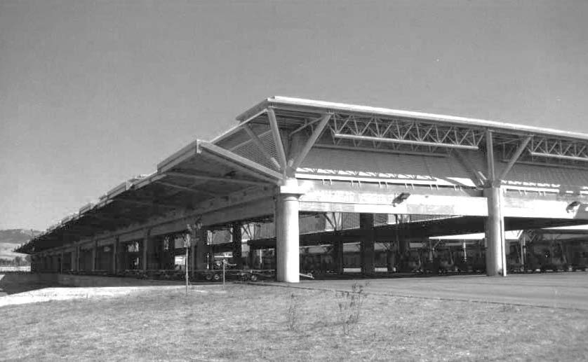 21. Mercato agroalimentare a Catanzaro, con A. Martini, strutture A. Michetti, 1985 - Vista esterna