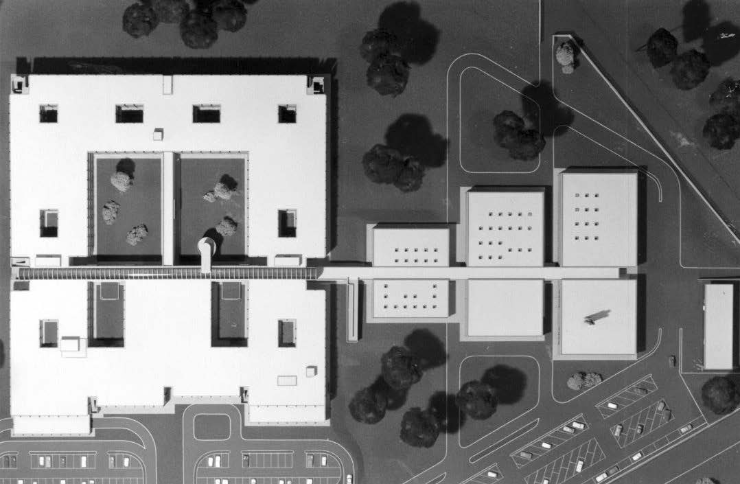 8. Ospedale
“Grassi” a Roma - Ostia lido, con A. Martini, strutture M. Ferretti, 1980 - Vista zenitale del modello