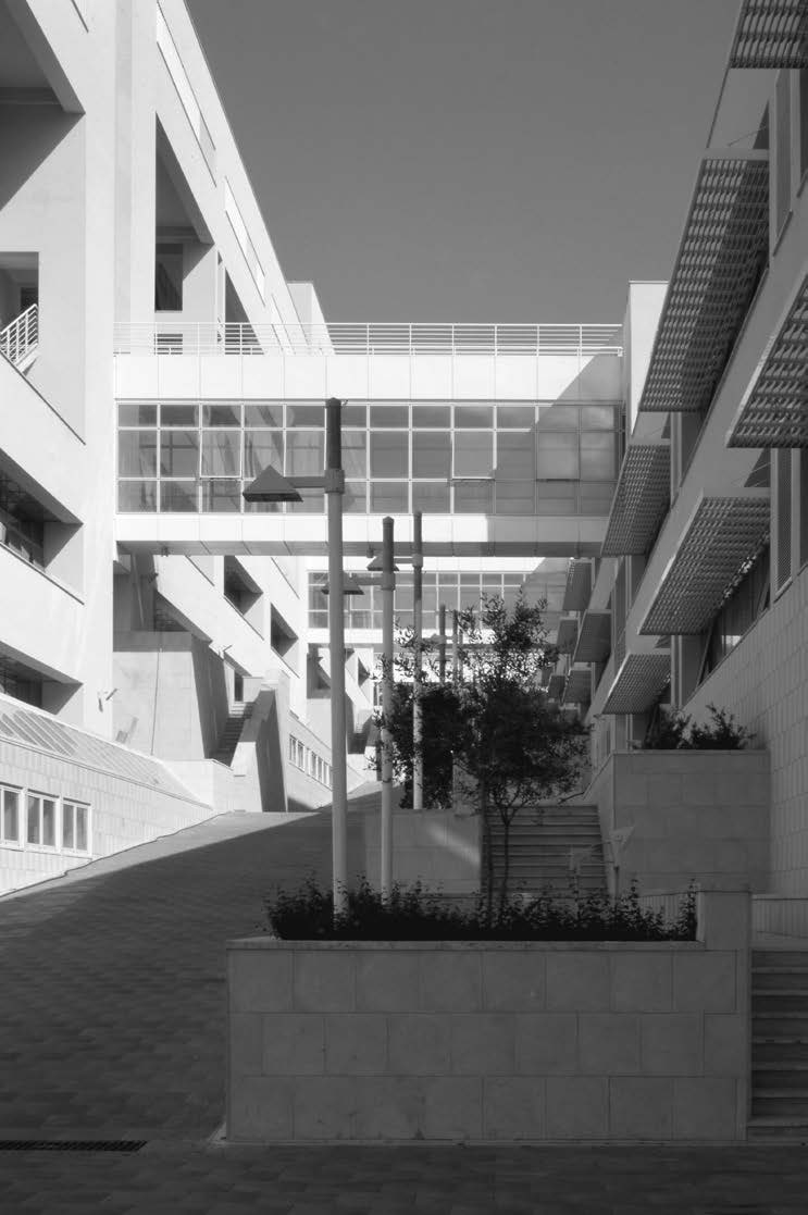 23. Realizzazione della Facoltà di Ingegneria, Università degli Studi di Messina, 2003-08 – Vista esterna di dettaglio