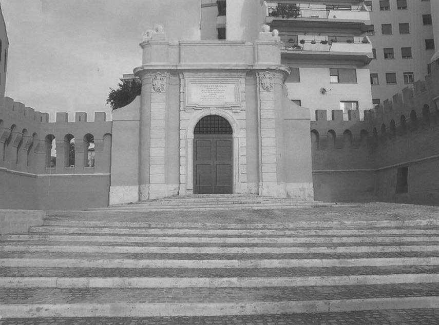 27. Progetto di restauro architettonico del waterfront portuale comprendente il Muraglione di Urbano VIII Barberini con la Fontana del Vanvitelli e restauro e ripristino funzionale di Porta Livorno nel Porto storico di Civitavecchia (RM), 2001-04 – Vista esterna