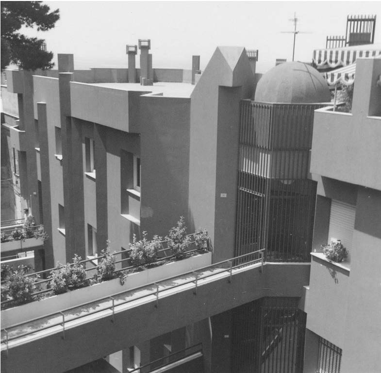 7. Progetto di ristrutturazione urbanistico-edilizia e direzione lavori di isolato tra via Nazionale Tiburtina e viale Cassiano per la realizzazione di complesso residenziale con servizi a Tivoli (RM), 1971-73 – Vista esterna