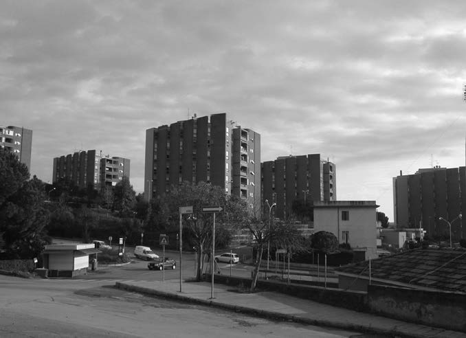 9. Progetto e direzione lavori di sei edifici a torre per 144 alloggi e servizi sociali nei Comparti 6 e 7 del Piano di Zona n. 3 / Cisterna-Faro a Civitavecchia (RM), 1973 – Vista esterna