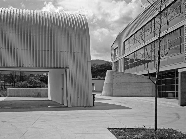 9. Incubatore e centro di animazione economica per PMI in loc. ex Cartiera Savoni a Ceccano (FR), 1996-2000 – Vista esterna di dettaglio